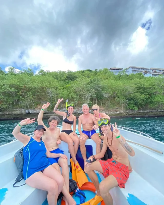 Snorkeling Program at Nusa Penida island 

#snorkeling 
#snorkelingwithmanta 
#snorkelingpenida 
#nusapenidaopentrip 
#baliholiday